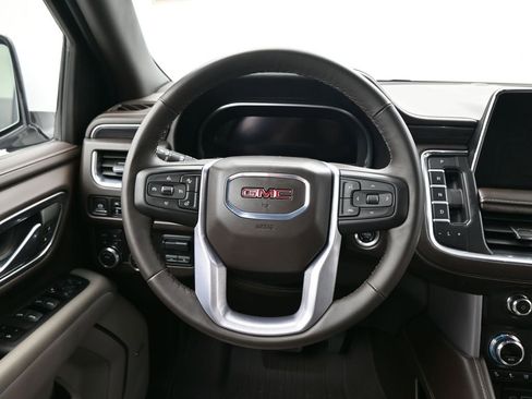 Certified 2024 GMC Yukon SLT w/ SLT Luxury Package image 10