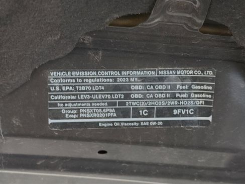 Used 2023 Nissan Titan SV image 16