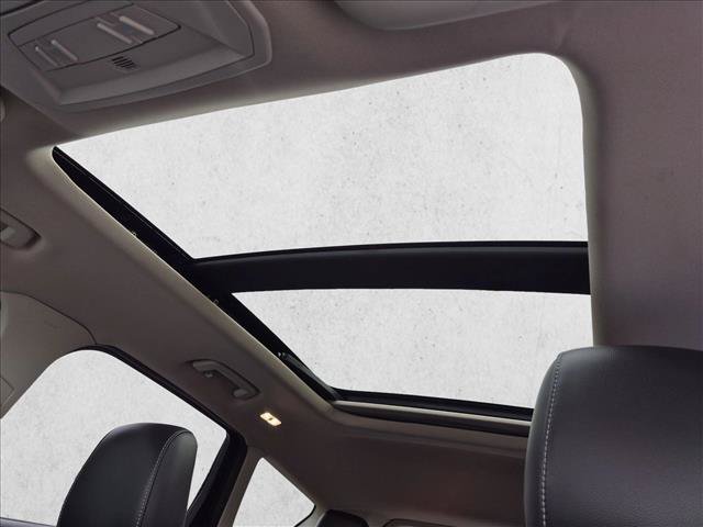 Used 2019 Ford Escape Titanium AWD/4WD image 17