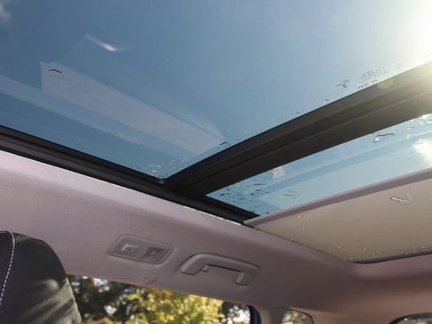 New 2025 Volkswagen Taos SE image 24