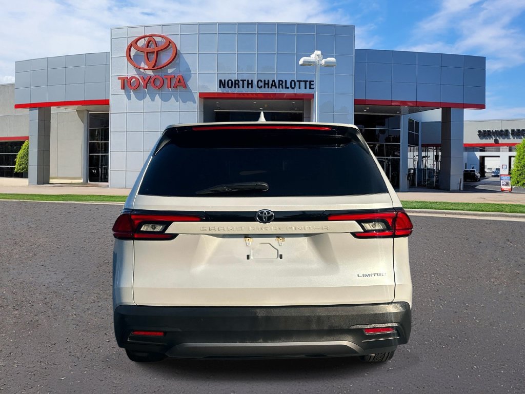 Used 2026 Toyota Grand Highlander FWD image 7