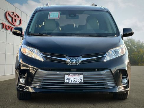 Used 2020 Toyota Sienna XLE image 8