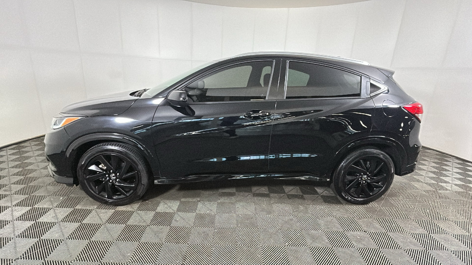 Used 2021 Honda HR-V Sport image 5