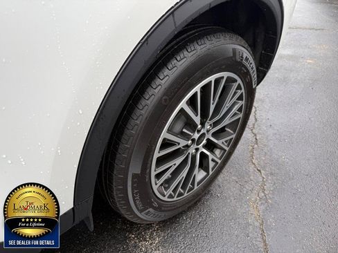 Used 2024 Ford Escape SE image 21