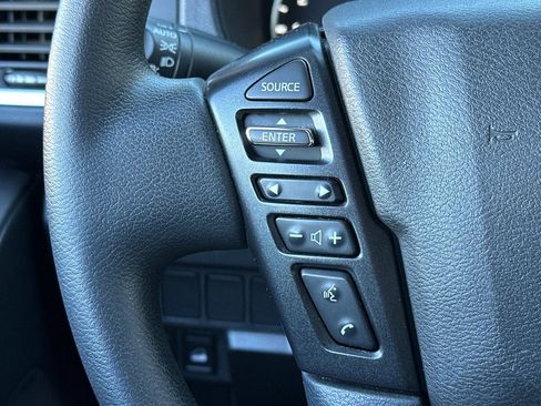 Used 2023 Nissan Frontier SV image 27