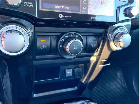 Used 2021 Toyota 4Runner TRD Off-Road AWD/4WD image 32