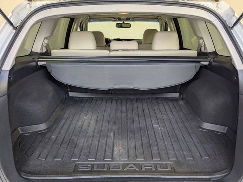 Used 2014 Subaru Outback 2.5i Limited AWD/4WD image 10