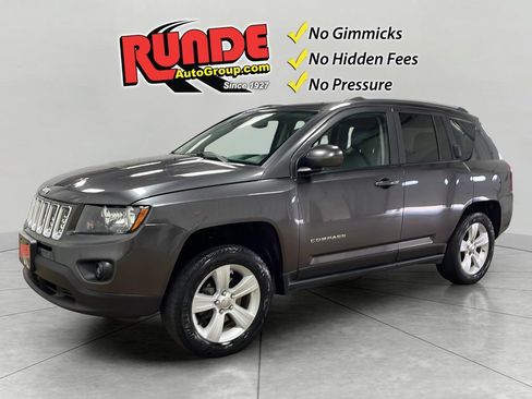 Used 2017 Jeep Compass Latitude AWD/4WD image 1