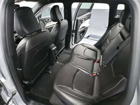 Used 2025 Jeep Compass Limited AWD/4WD image 29
