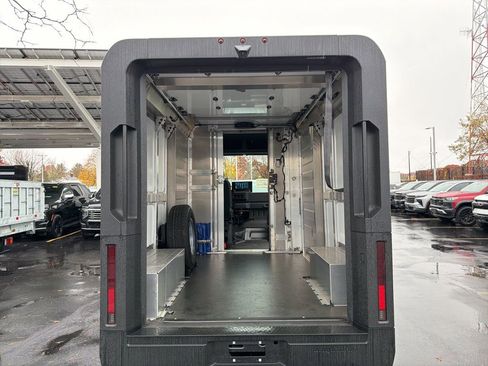 New 2025 Chevrolet Brightdrop 400 image 38