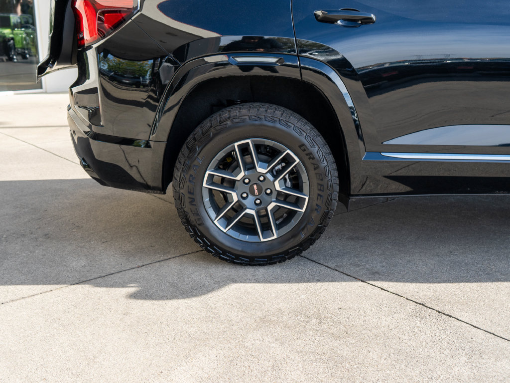 New 2027 GMC Terrain AT4 w/ Convenience Package III AWD/4WD image 32