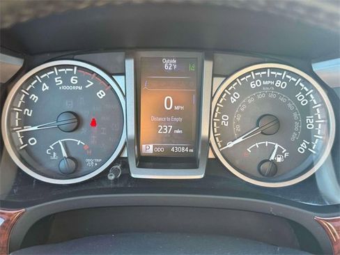 Used 2018 Toyota Tacoma Limited image 24