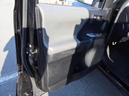 Used 2022 Toyota Tacoma SR RWD image 14