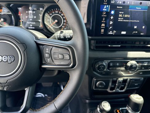 Used 2024 Jeep Wrangler Unlimited Sport AWD/4WD image 20