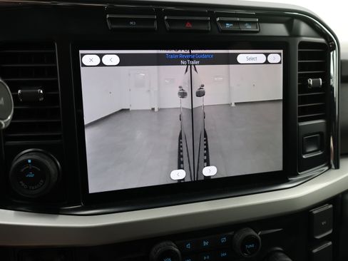 Used 2023 Ford F250 XLT w/ Black Appearance Package AWD/4WD image 20