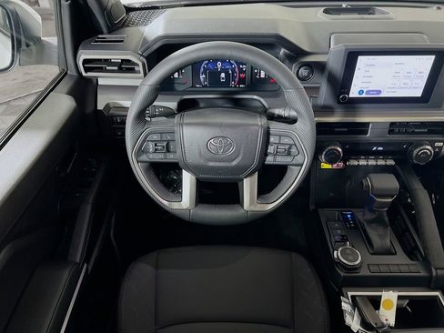 Certified 2025 Toyota Tacoma SR5 AWD/4WD image 19