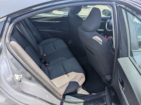 Used 2025 Toyota Camry LE FWD image 31
