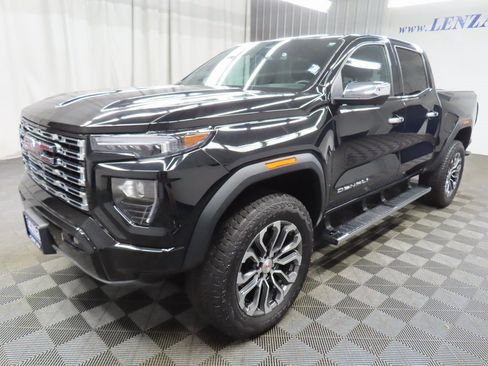 Used 2023 GMC Canyon Denali image 6