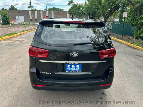 Used 2019 Kia Sedona L FWD image 13