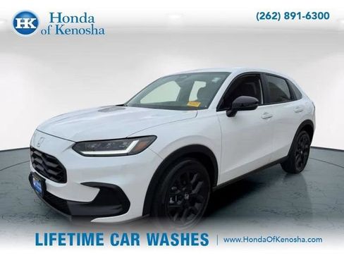 Used 2025 Honda HR-V Sport image 3