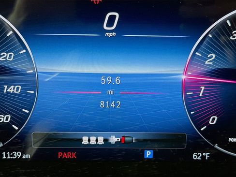 Used 2024 Mercedes-Benz GLC 300 image 12