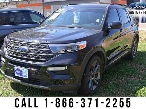 Used 2023 Ford Explorer XLT w/ Equipment Group 202A image 2
