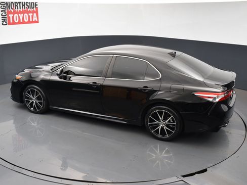 Used 2023 Toyota Camry SE image 18