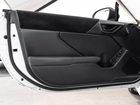 Used 2025 Toyota GR86 Premium RWD image 37