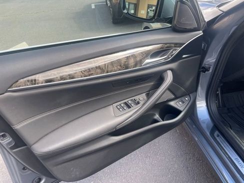 Used 2023 BMW 530e w/ Executive Package image 31