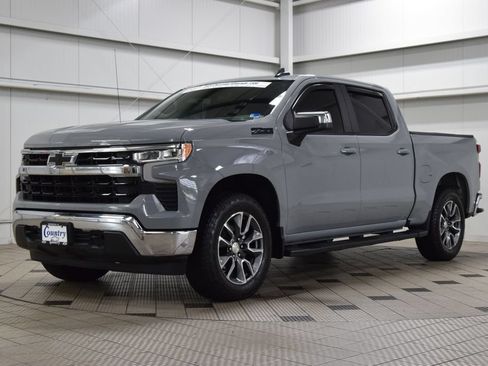 Used 2024 Chevrolet Silverado 1500 LT w/ Z71 Off-Road Package AWD/4WD image 3