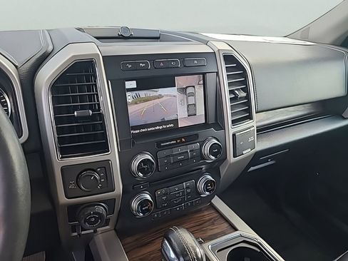 Used 2018 Ford F150 Lariat w/ Equipment Group 502A Luxury image 19