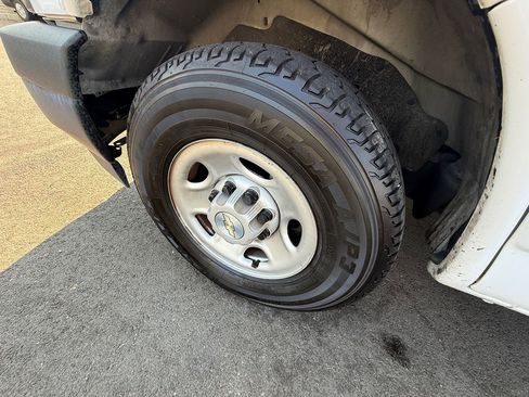 Used 2021 Chevrolet Express 2500 w/ Driver Convenience Package image 11