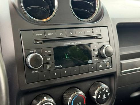 Used 2016 Jeep Patriot High Altitude AWD/4WD image 10