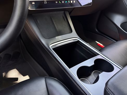 Used 2022 Tesla Model 3 Long Range AWD/4WD image 11