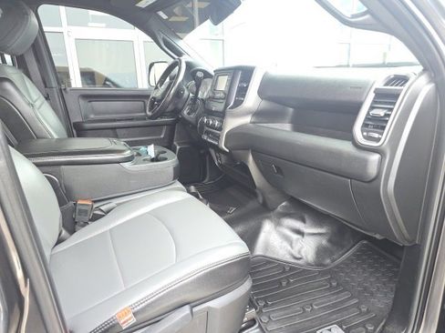 Used 2022 RAM 2500 Tradesman w/ Chrome Appearance Group image 4