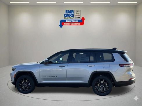 New 2025 Jeep Grand Cherokee L Limited w/ Trailer Tow Package AWD/4WD image 10
