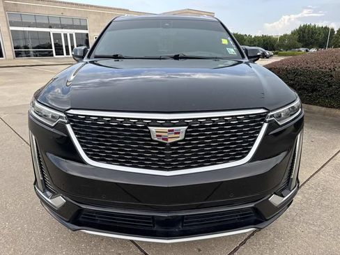 Used 2020 Cadillac XT6 Premium Luxury w/ Platinum Package FWD image 2
