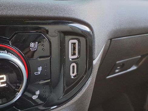 New 2026 GMC Sierra 1500 SLT image 8