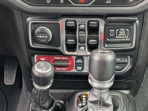 Used 2024 Jeep Wrangler Unlimited Rubicon AWD/4WD image 30