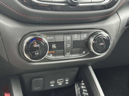 Used 2023 Chevrolet TrailBlazer RS w/ Convenience Package AWD/4WD image 28