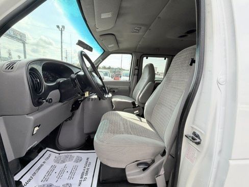 Used 2001 Ford E-350 and Econoline 350 XL RWD image 12