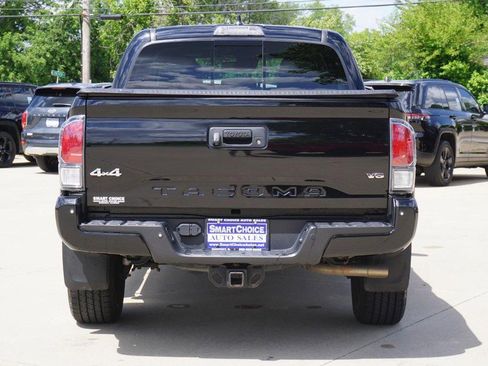 Used 2021 Toyota Tacoma Limited AWD/4WD image 4