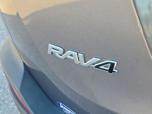 Used 2013 Toyota RAV4 Limited FWD image 9