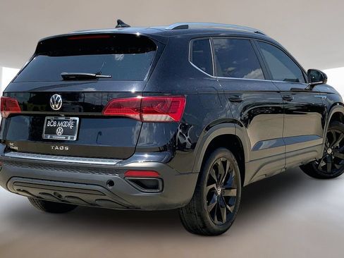 Used 2023 Volkswagen Taos SE w/ Black Wheel Package FWD image 2