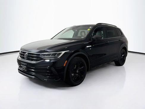 Used 2023 Volkswagen Tiguan SE R-Line AWD/4WD image 3