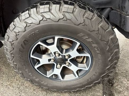 Used 2021 Jeep Wrangler Unlimited Rubicon AWD/4WD image 12