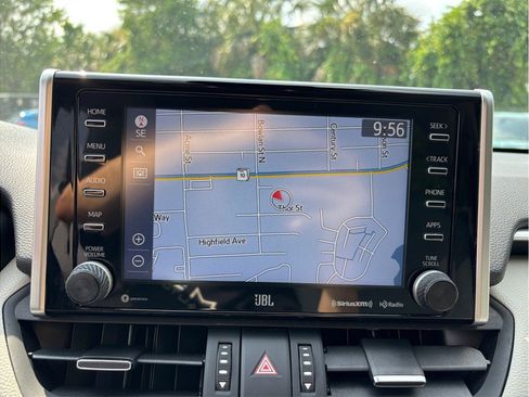 Used 2020 Toyota RAV4 Limited FWD image 32