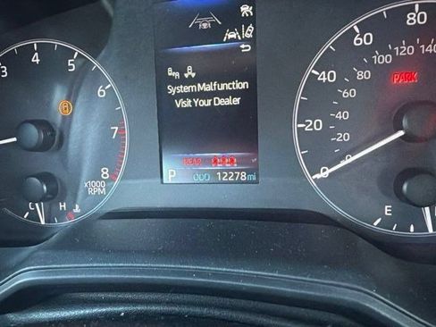Used 2025 Toyota Corolla LE w/ Convenience Package FWD image 4