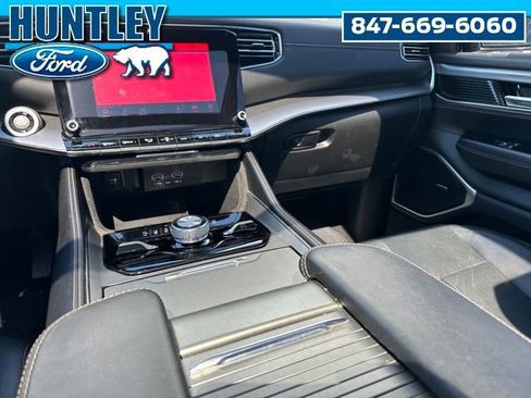 Used 2023 Jeep Wagoneer Series II w/ Convenience Group I AWD/4WD image 18