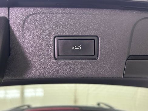 Used 2021 Volkswagen Atlas SE image 10